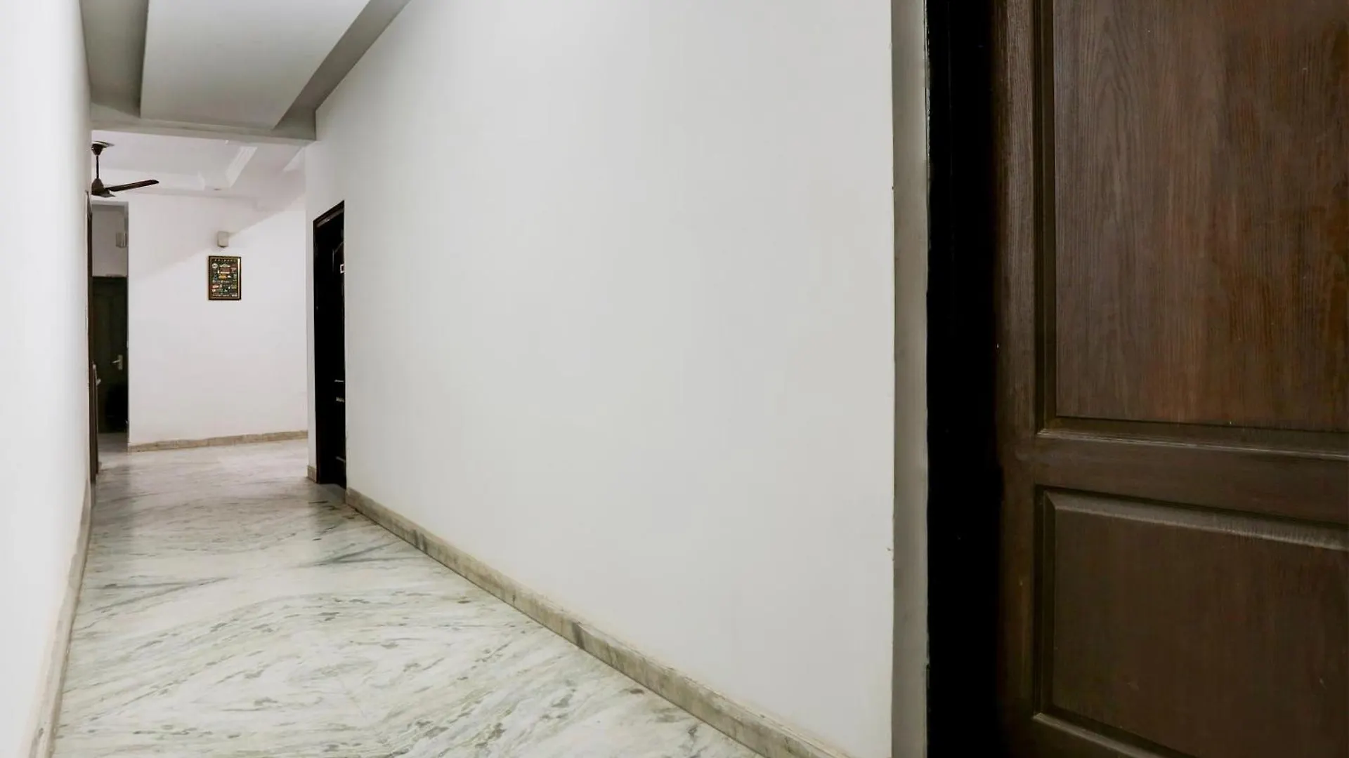 Hotel O Deffodils Gurgaon